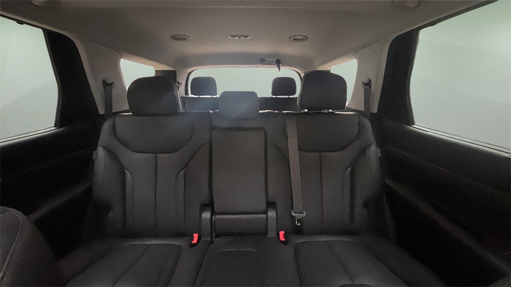 Certified 2025 Hyundai Palisade SEL image 11