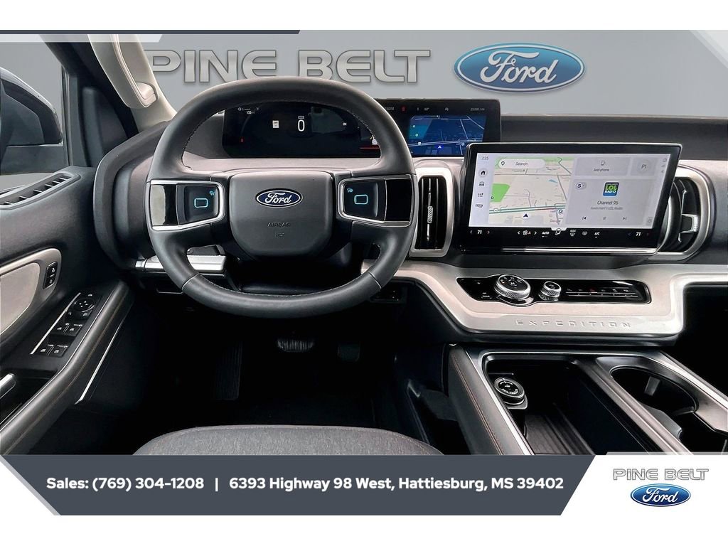 Used 2025 Ford Expedition Active RWD image 5