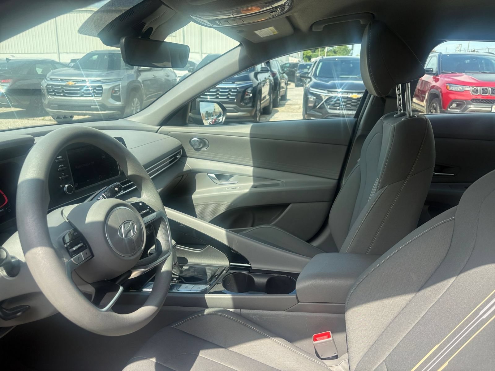 Used 2026 Hyundai Elantra Hybrid FWD image 21