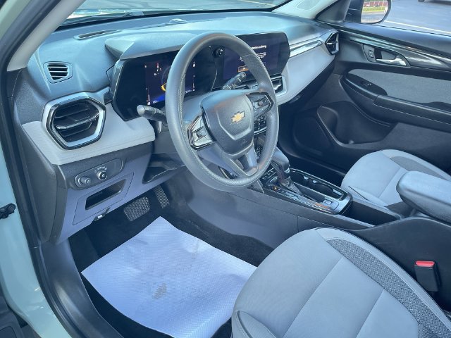 Used 2025 Chevrolet TrailBlazer LS w/ LS Convenience Package FWD image 10