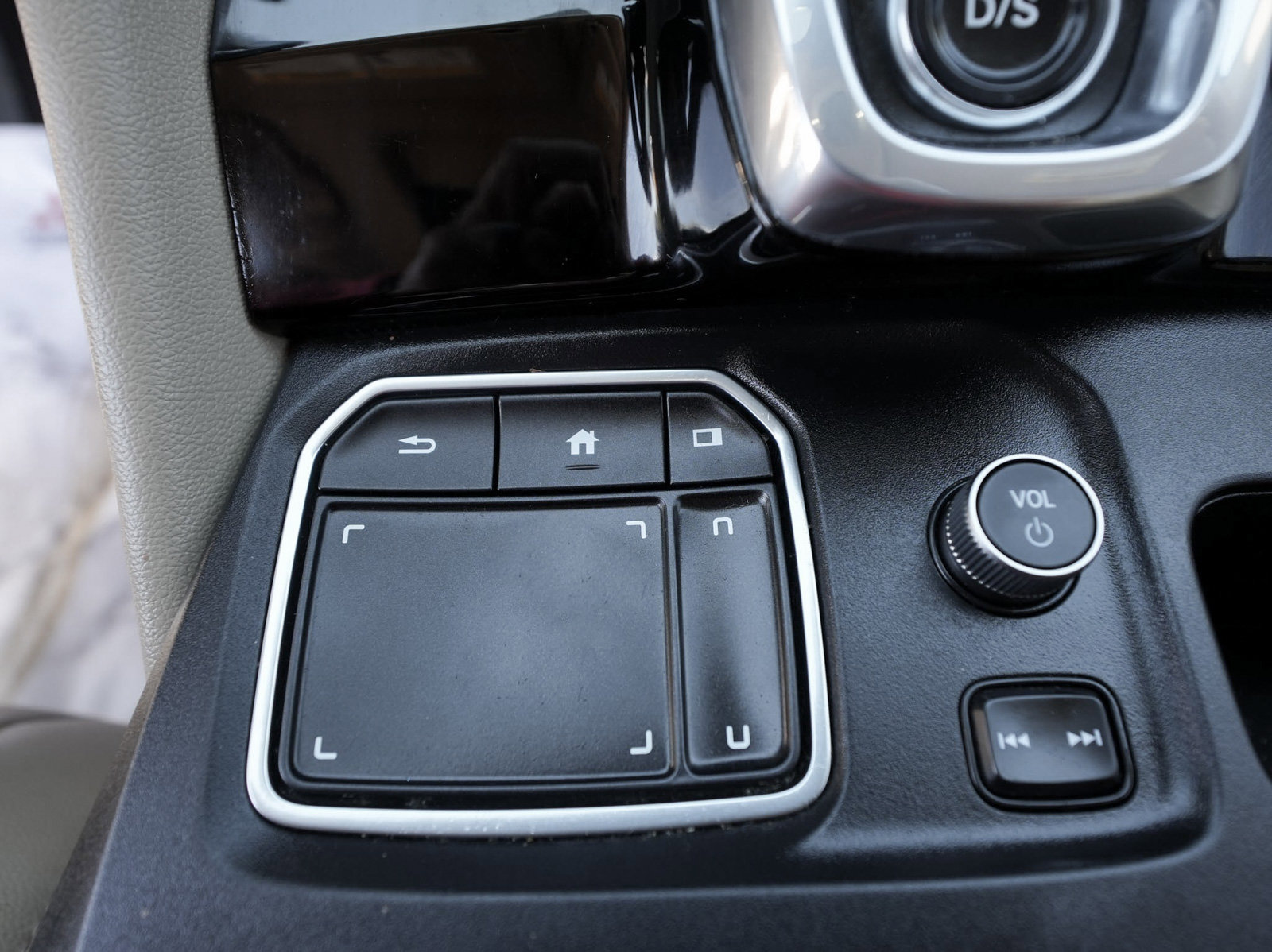 Used 2022 Acura MDX SH-AWD image 28