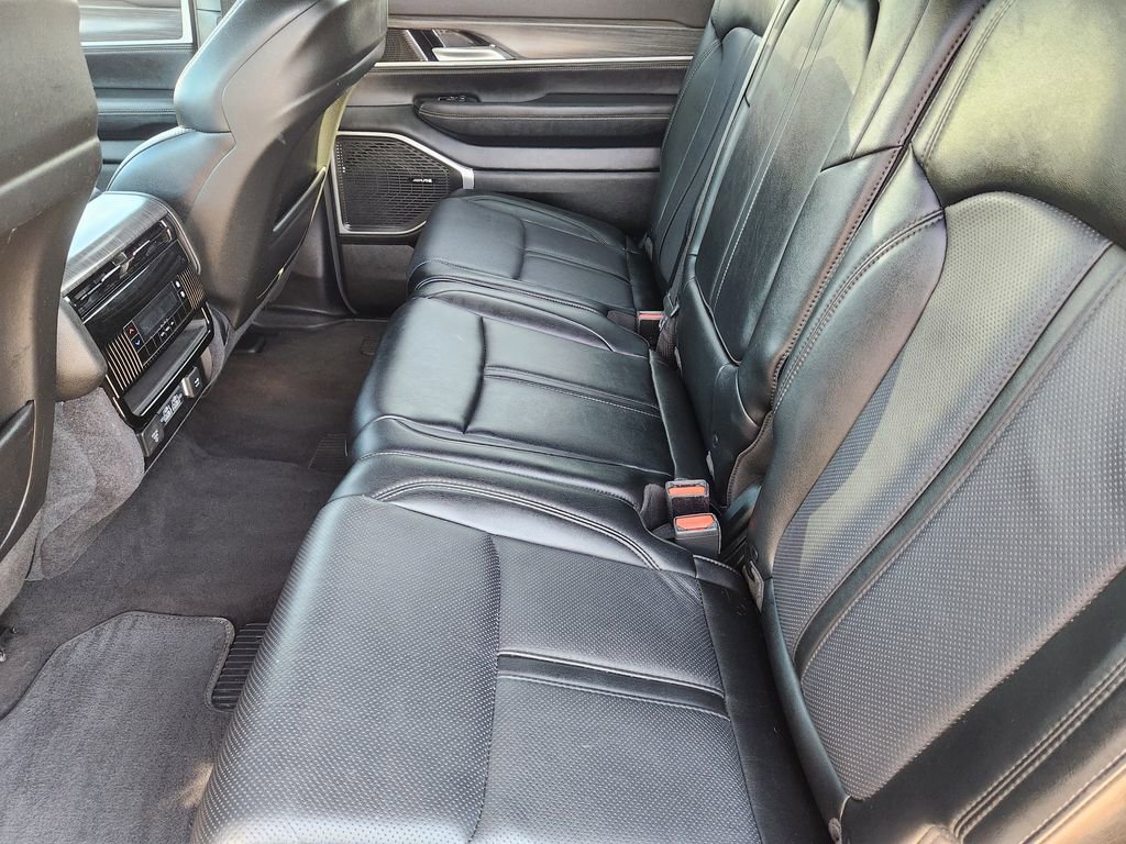 Used 2024 Jeep Wagoneer Series II w/ Flexible Seating Group image 31