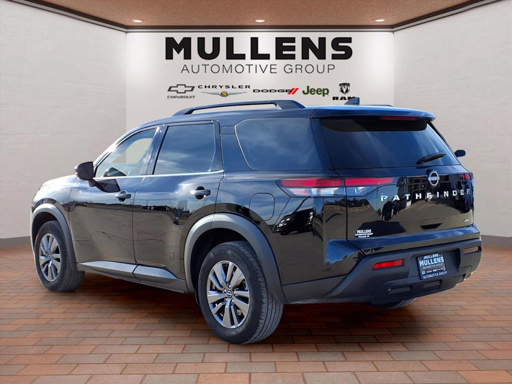 Used 2025 Nissan Pathfinder SV AWD/4WD image 7