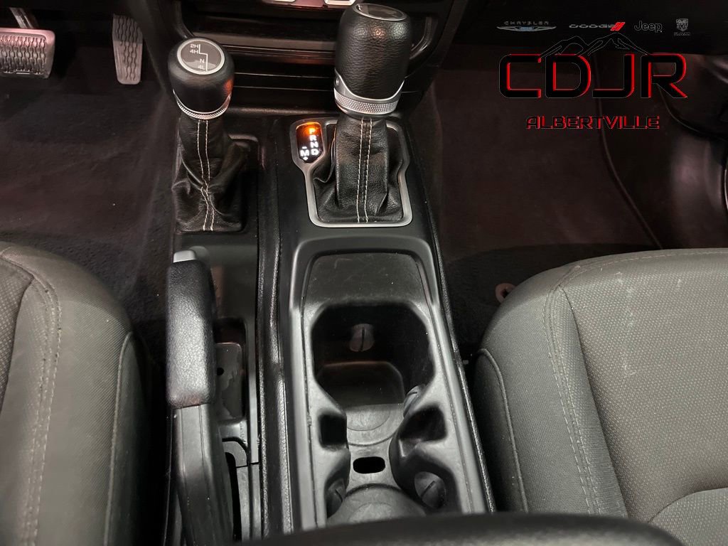 Used 2020 Jeep Wrangler Unlimited Sahara image 34