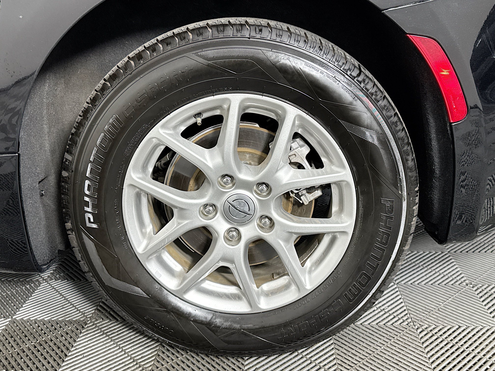 Used 2024 Chrysler Pacifica Touring-L FWD image 36