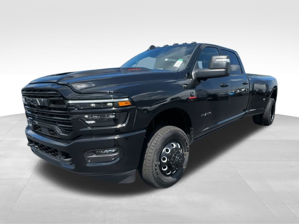 New 2026 RAM 3500 Laramie AWD/4WD image 4