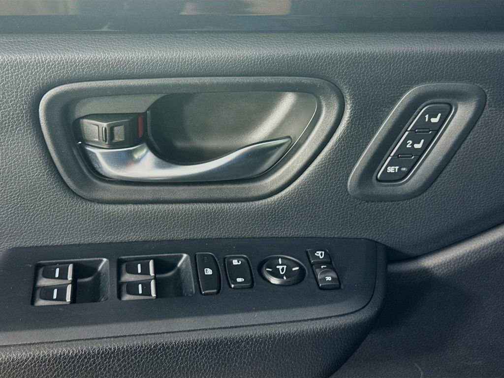 Used 2023 Honda Pilot TrailSport image 21