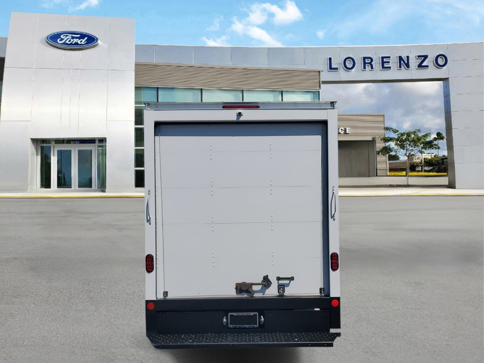 Used 2023 Ford E-350 and Econoline 350 Super Duty w/ Driver's Safety Package image 6