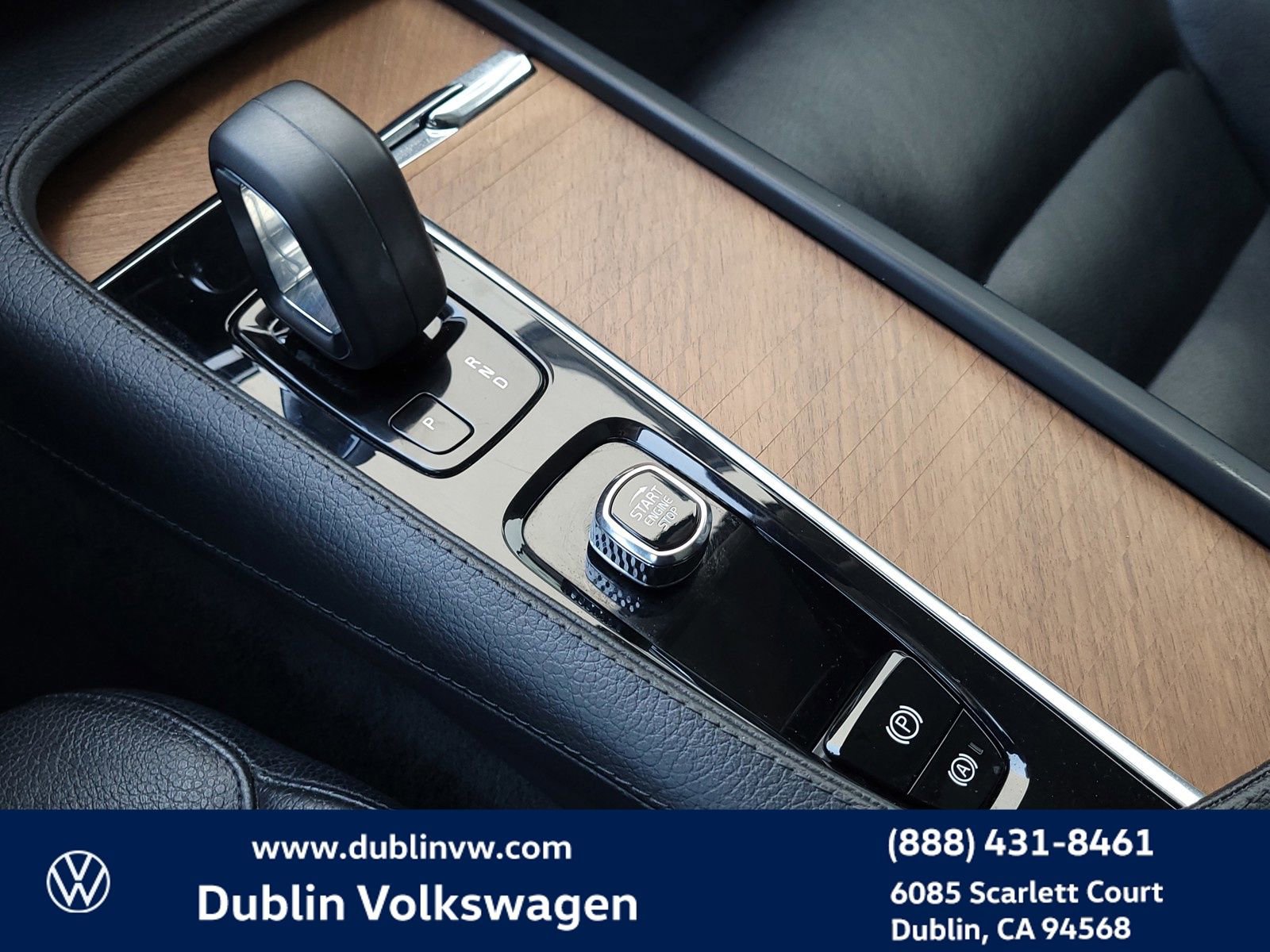 Used 2022 Volvo XC90 T8 Inscription Expression w/ Climate Package image 19