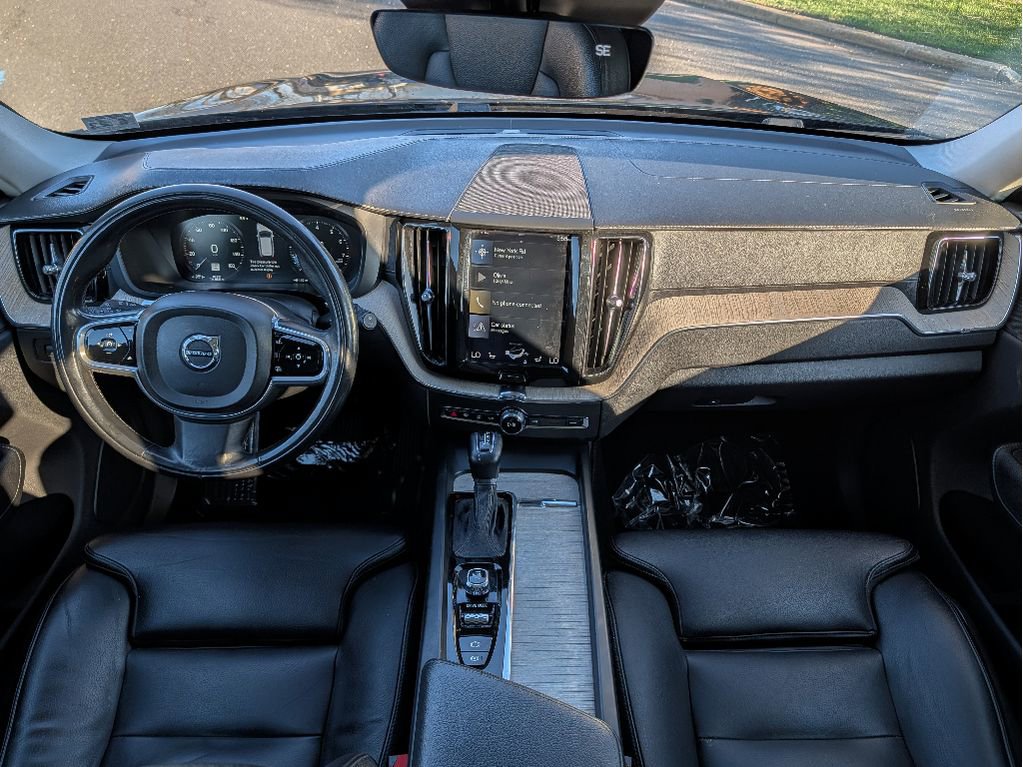 Used 2018 Volvo XC60 T5 Inscription w/ Convenience Package image 24