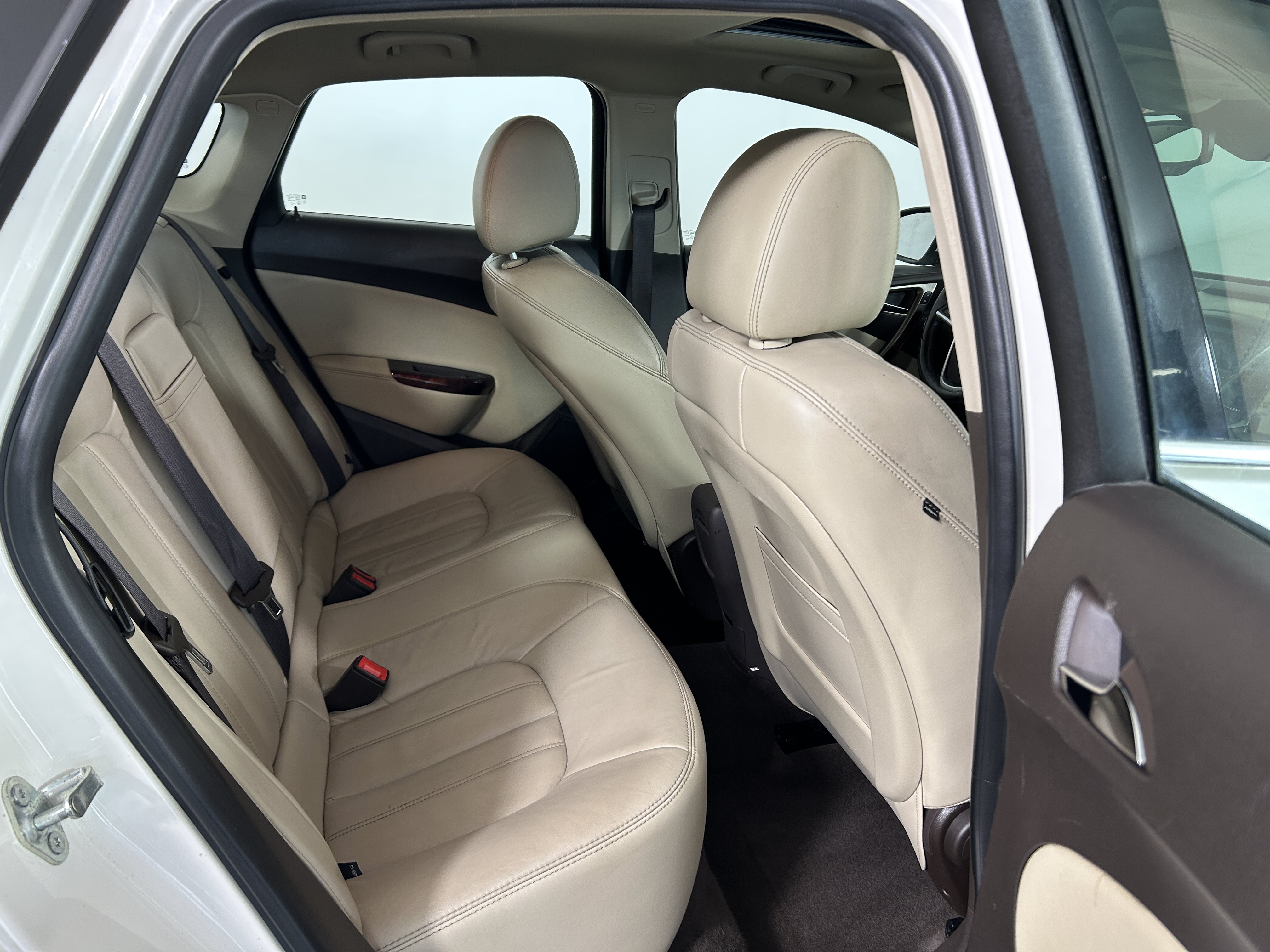 Used 2014 Buick Verano Leather FWD image 22