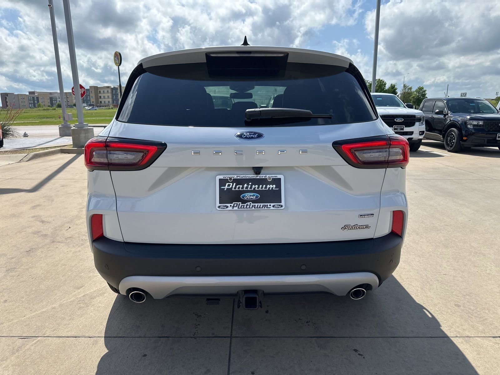 Used 2025 Ford Escape SE w/ PHEV Premium Package FWD image 4