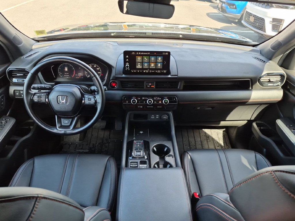 Used 2025 Honda Pilot TrailSport image 7
