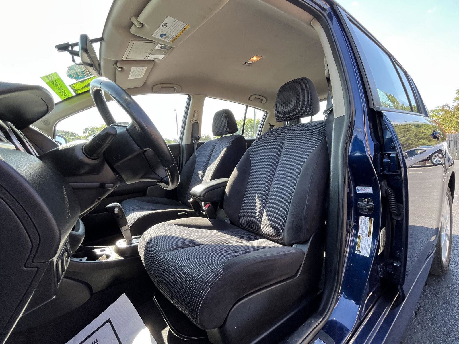 Used 2012 Nissan Versa Hatchback w/ SL Navigation Pkg FWD image 6