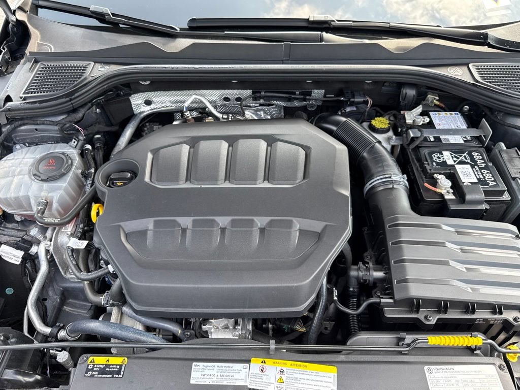 Used 2024 Volkswagen GTI SE FWD image 12