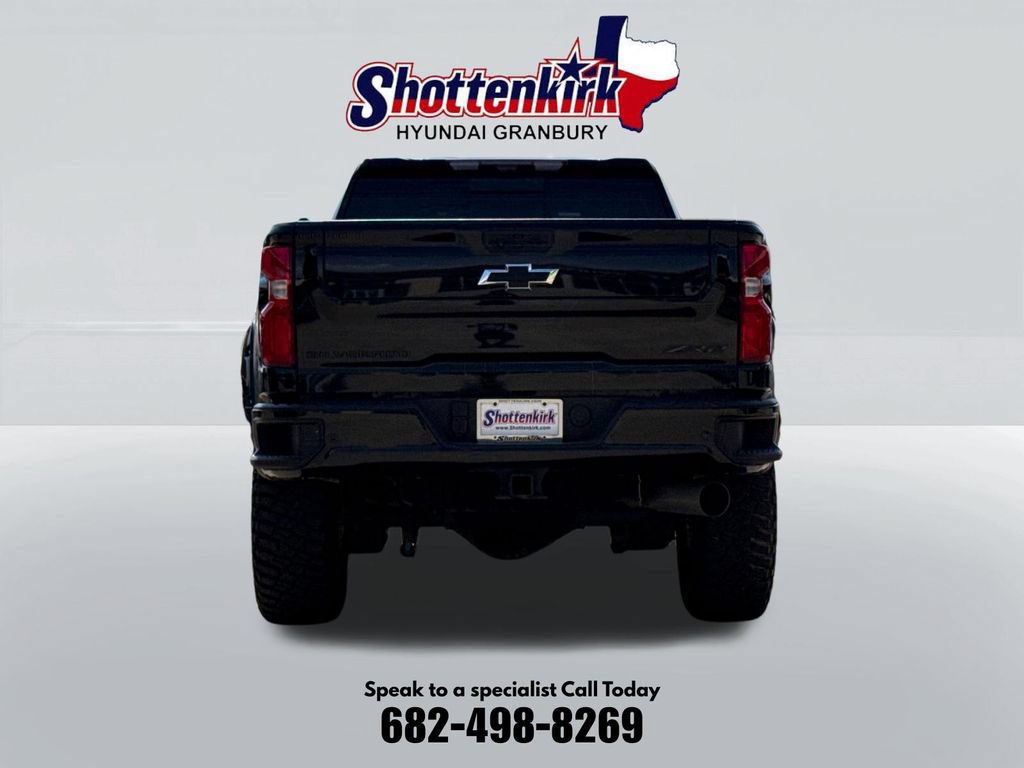 Used 2024 Chevrolet Silverado 2500 ZR2 w/ Technology Package AWD/4WD image 8
