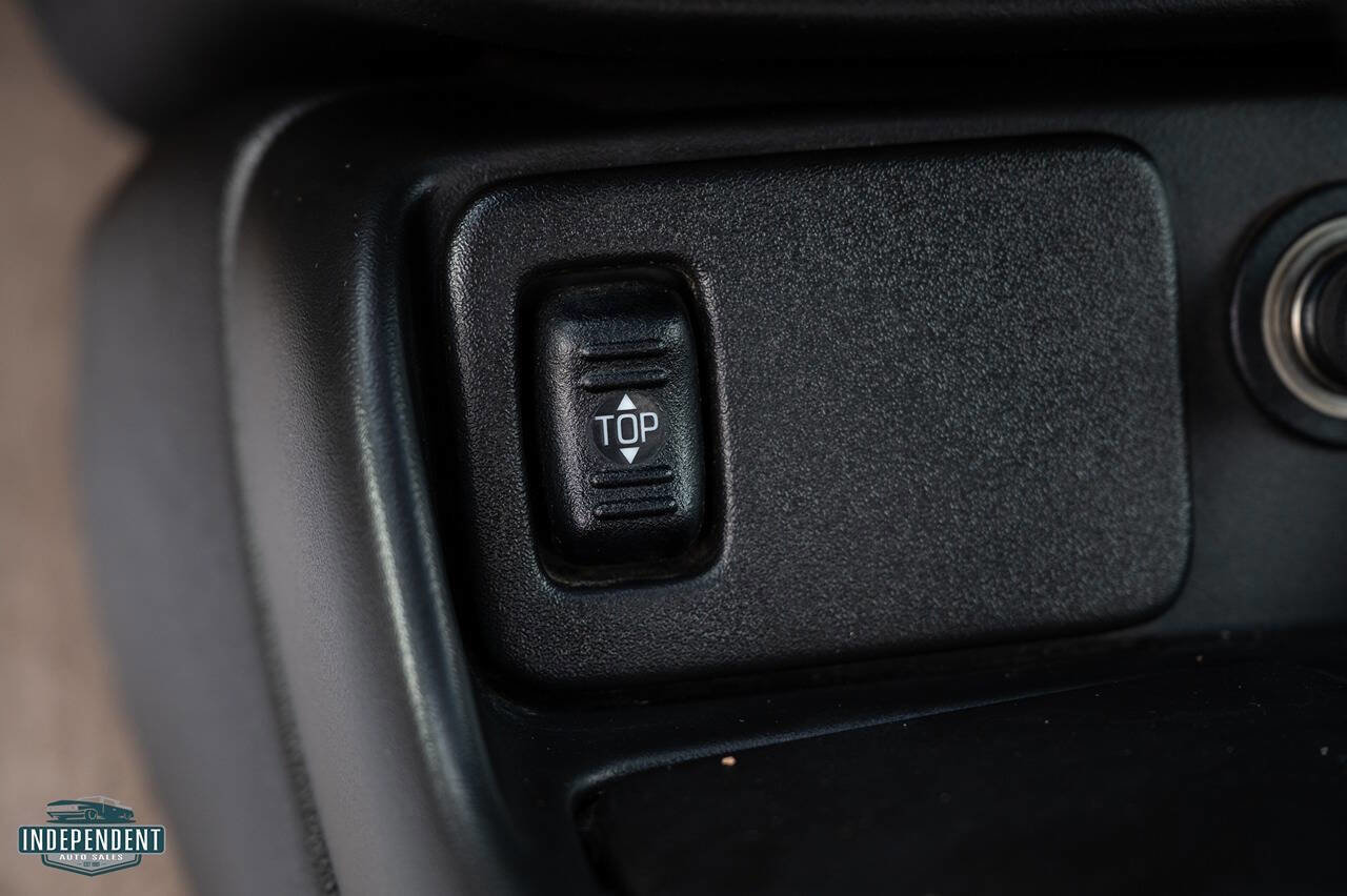 Used 2000 Chevrolet Camaro LT image 24