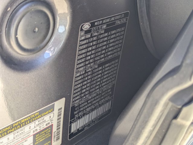 Used 2018 Land Rover Range Rover Velar R-Dynamic SE AWD/4WD image 27