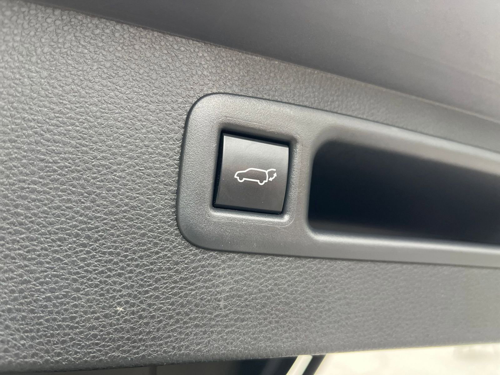 Used 2025 Toyota Highlander XSE AWD/4WD image 23