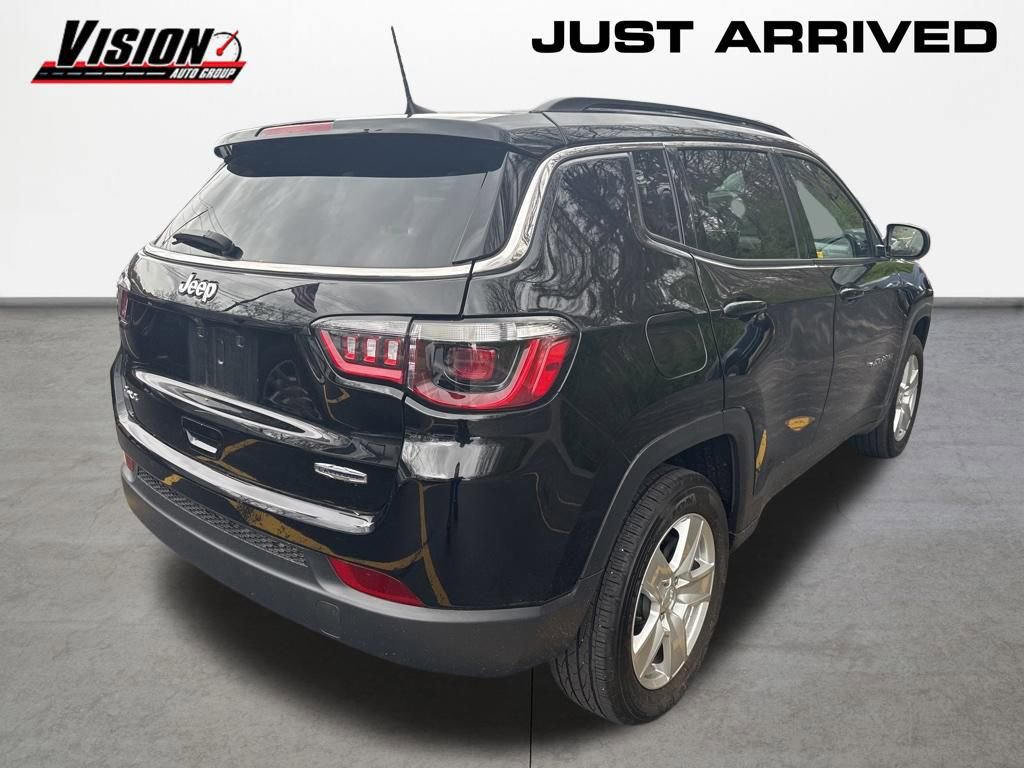 Used 2022 Jeep Compass Latitude w/ Convenience Group AWD/4WD image 4