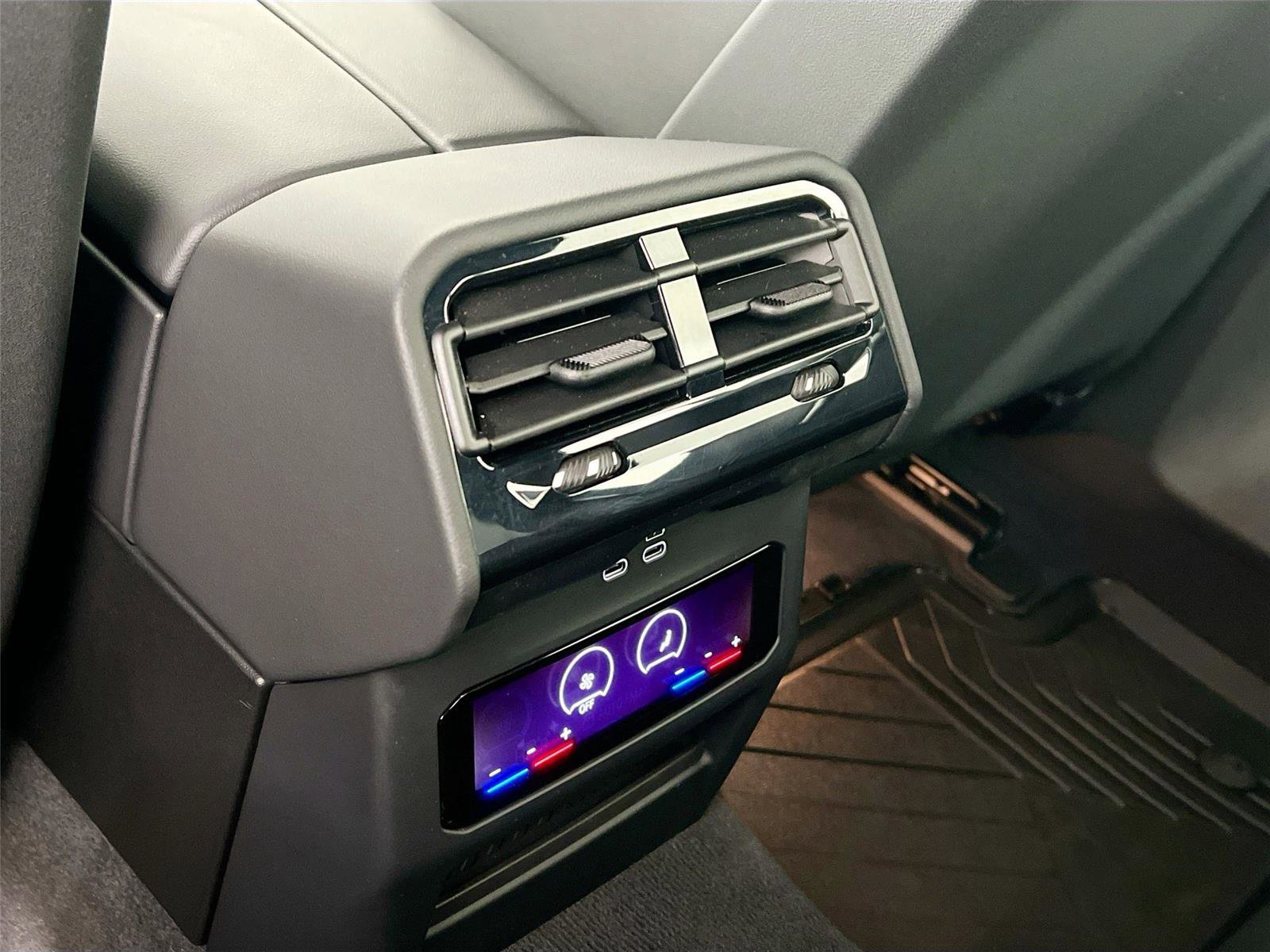 Certified 2026 BMW 530i xDrive w/ Premium Package image 25