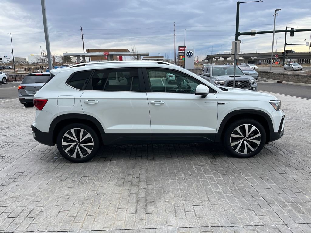 Certified 2023 Volkswagen Taos SE w/ Panoramic Sunroof Package image 8