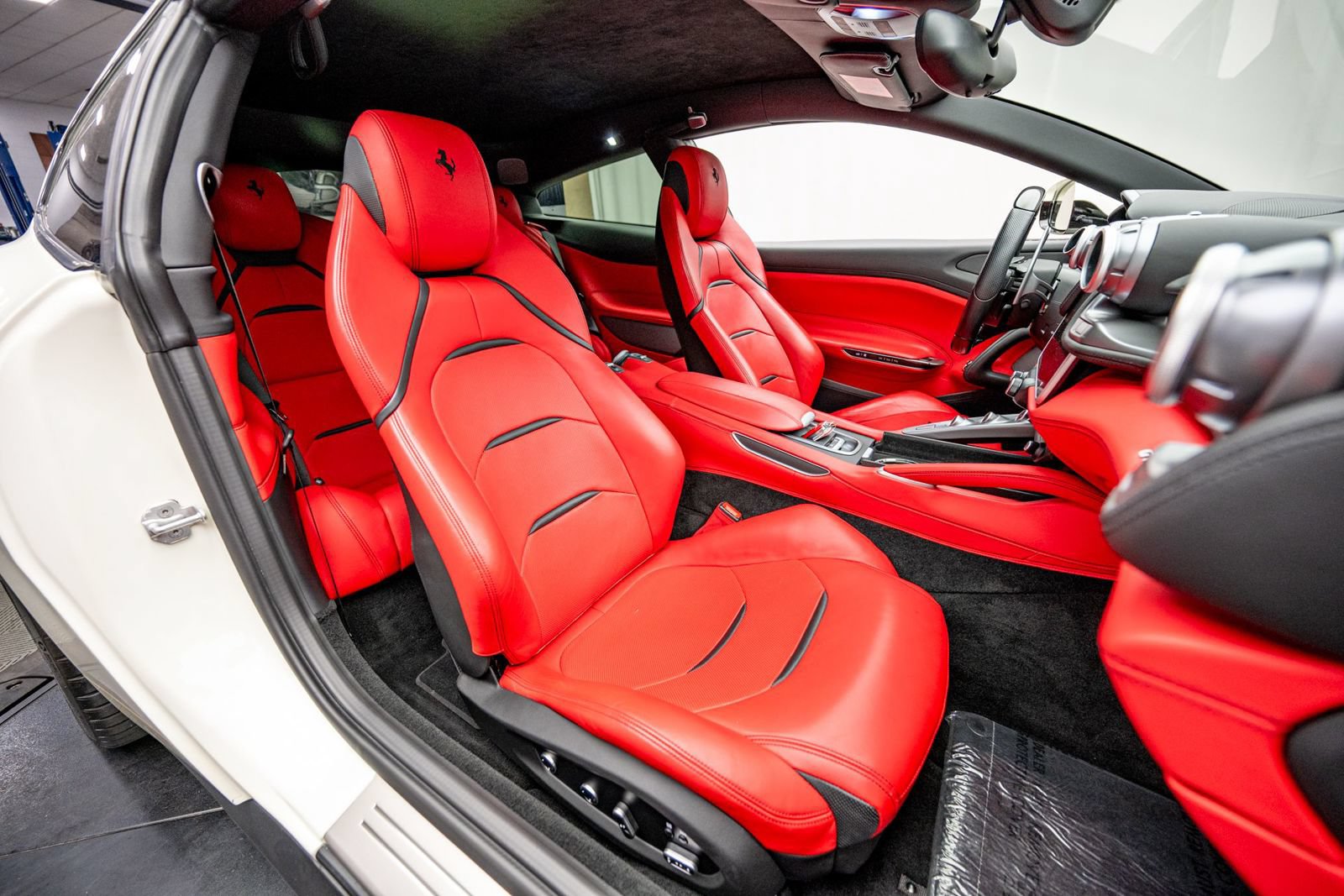 Used 2019 Ferrari GTC4Lusso AWD/4WD image 15