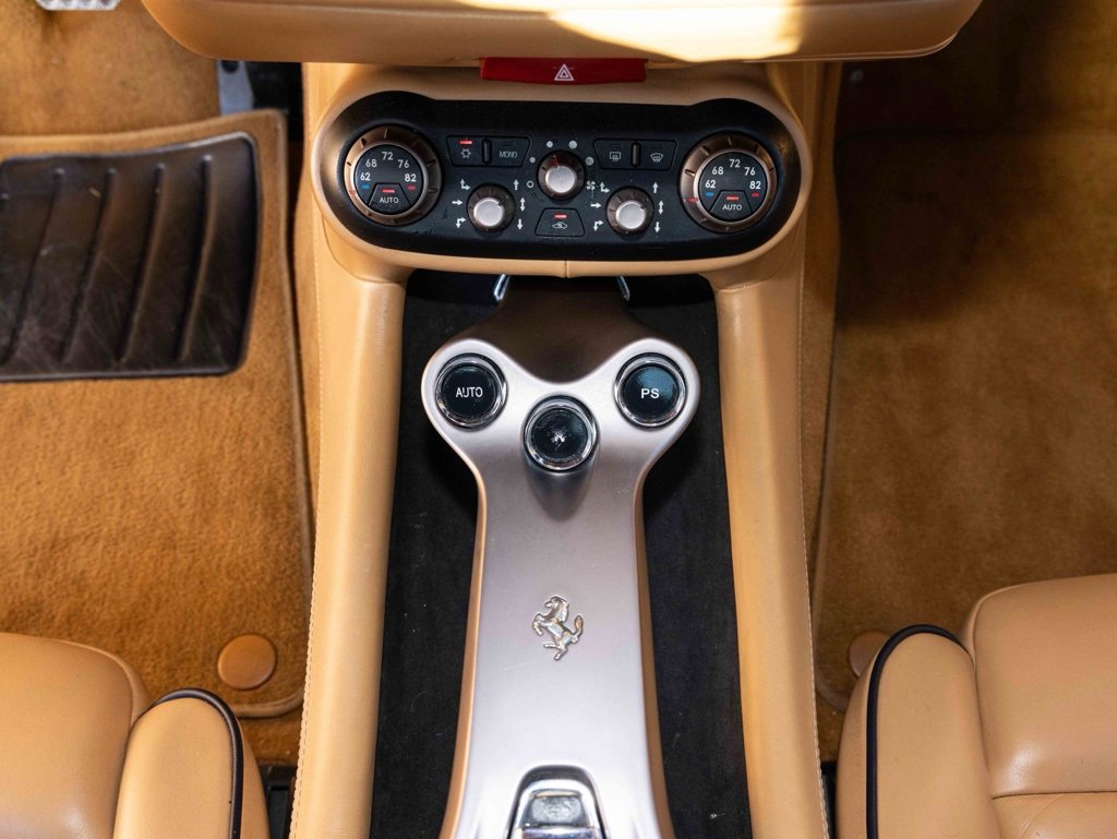 Used 2011 Ferrari California image 28