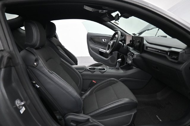 Certified 2024 Ford Mustang Coupe RWD image 18