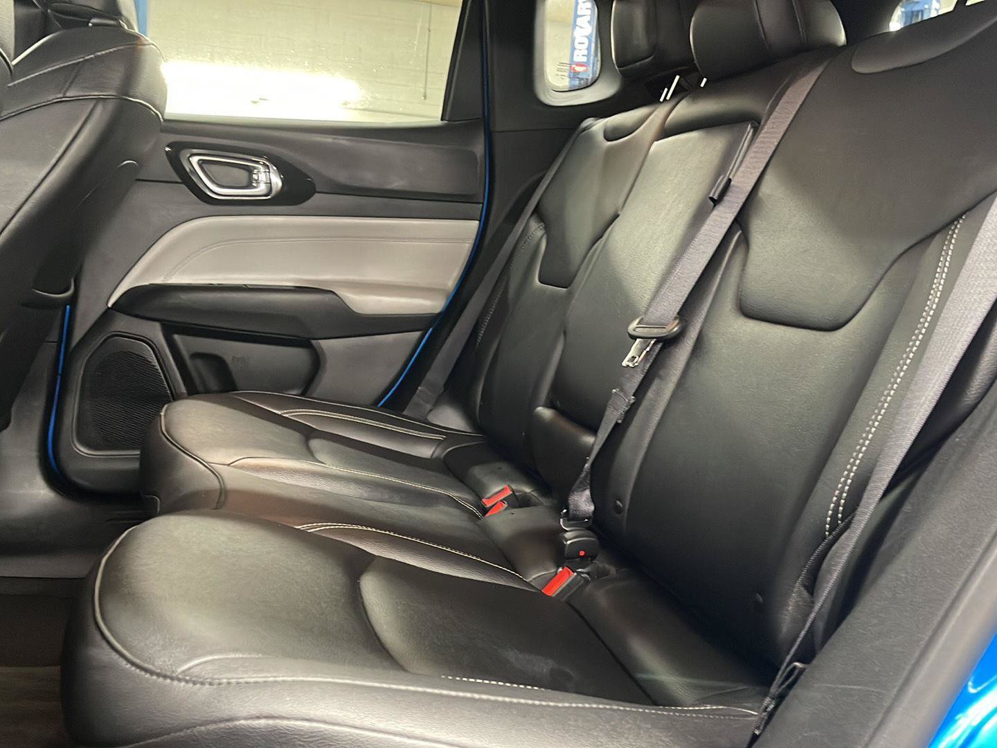 Used 2025 Jeep Compass Limited AWD/4WD image 8