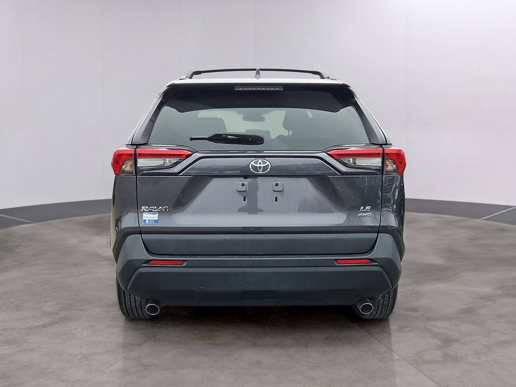 Used 2021 Toyota RAV4 LE image 5