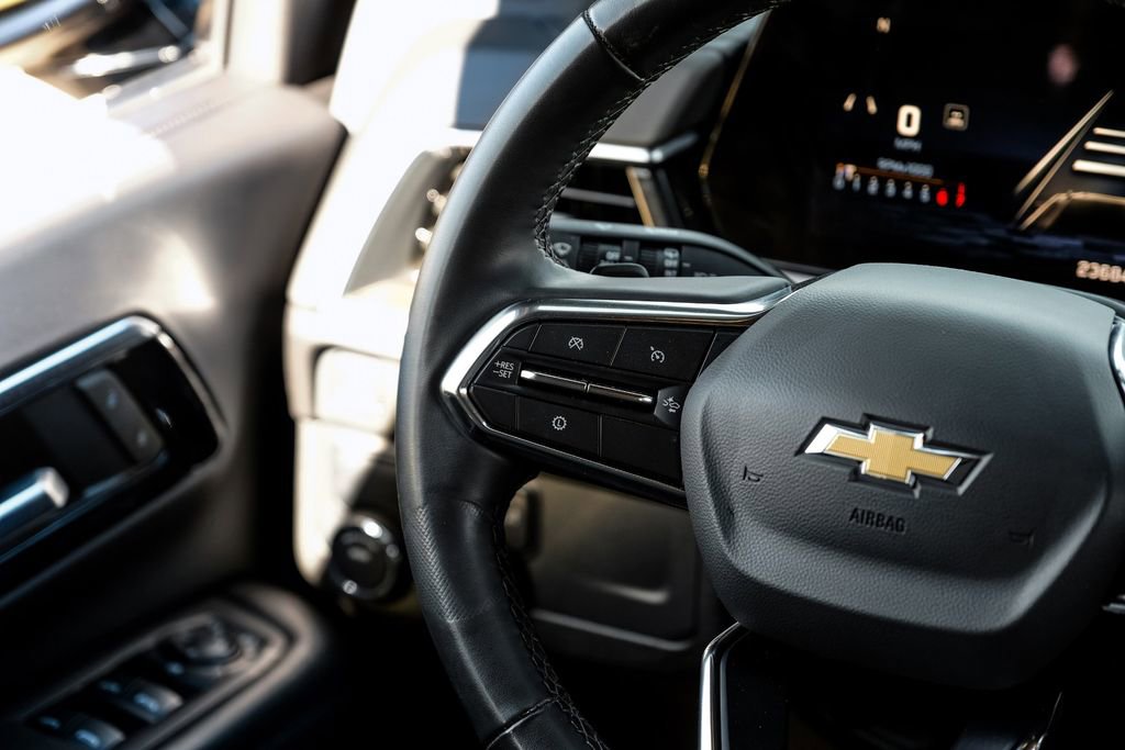 Used 2025 Chevrolet Suburban LS image 13