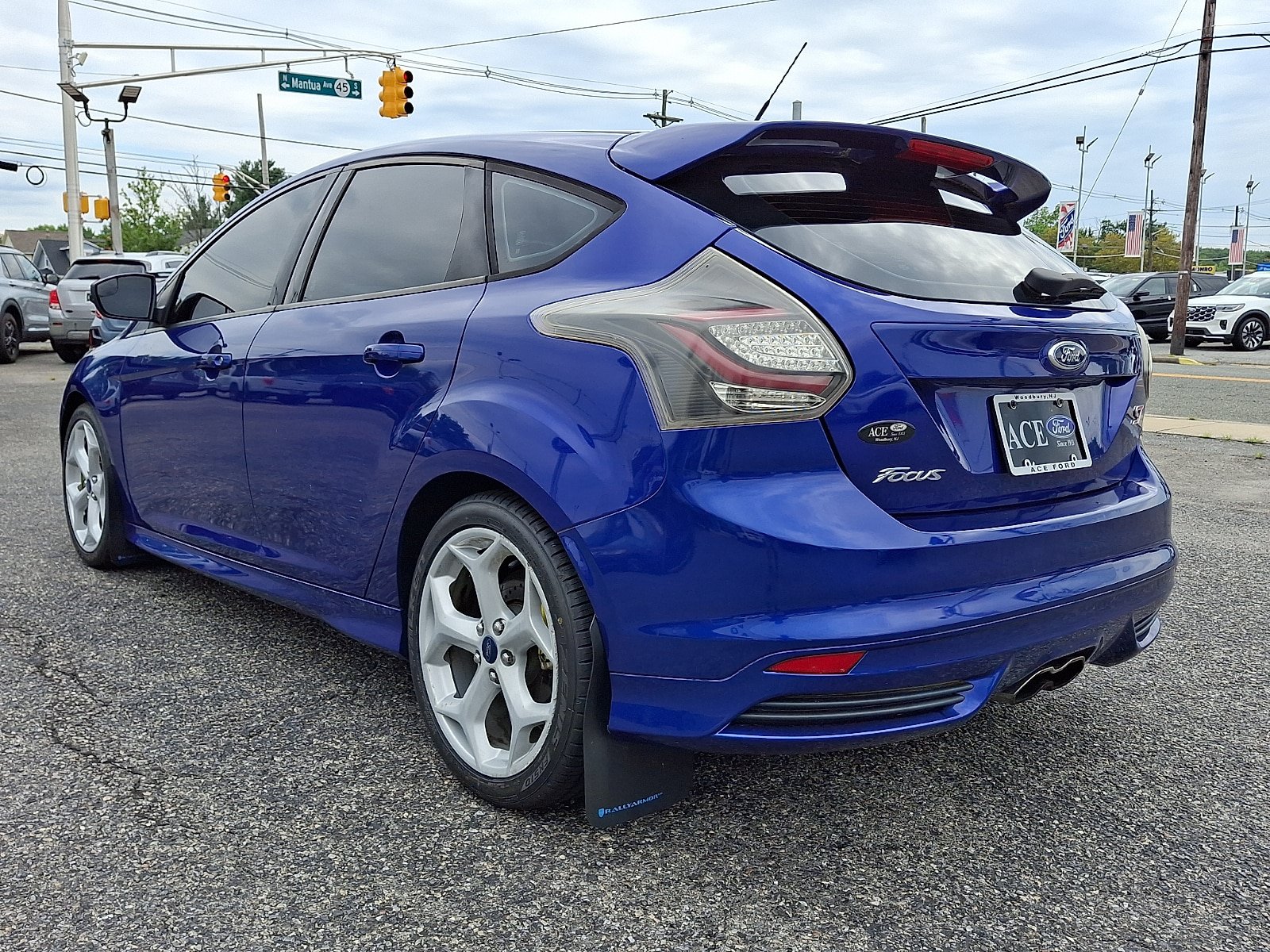 Used 2014 Ford Focus ST FWD image 4