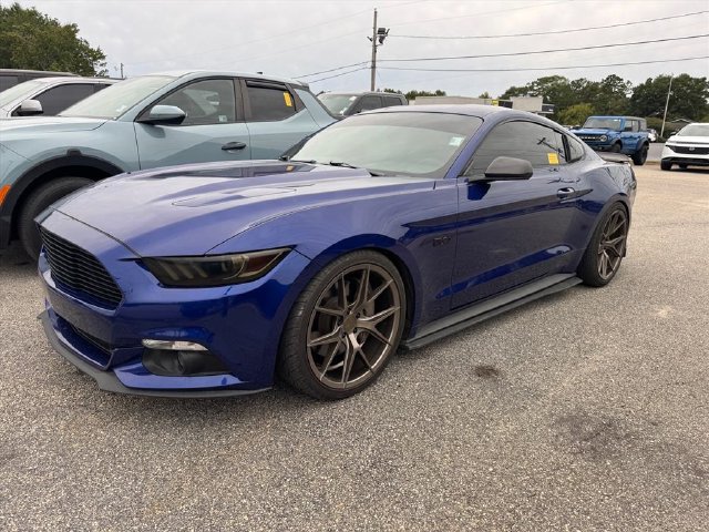 Used 2015 Ford Mustang GT RWD image 5