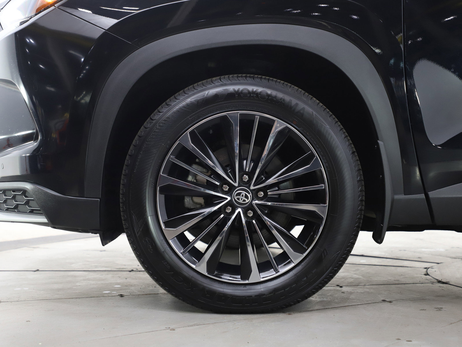 Used 2024 Toyota Grand Highlander AWD Hybrid image 33