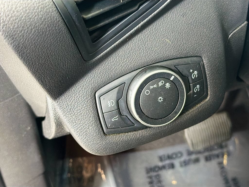 Used 2017 Ford Escape SE w/ SE Cold Weather Package FWD image 12