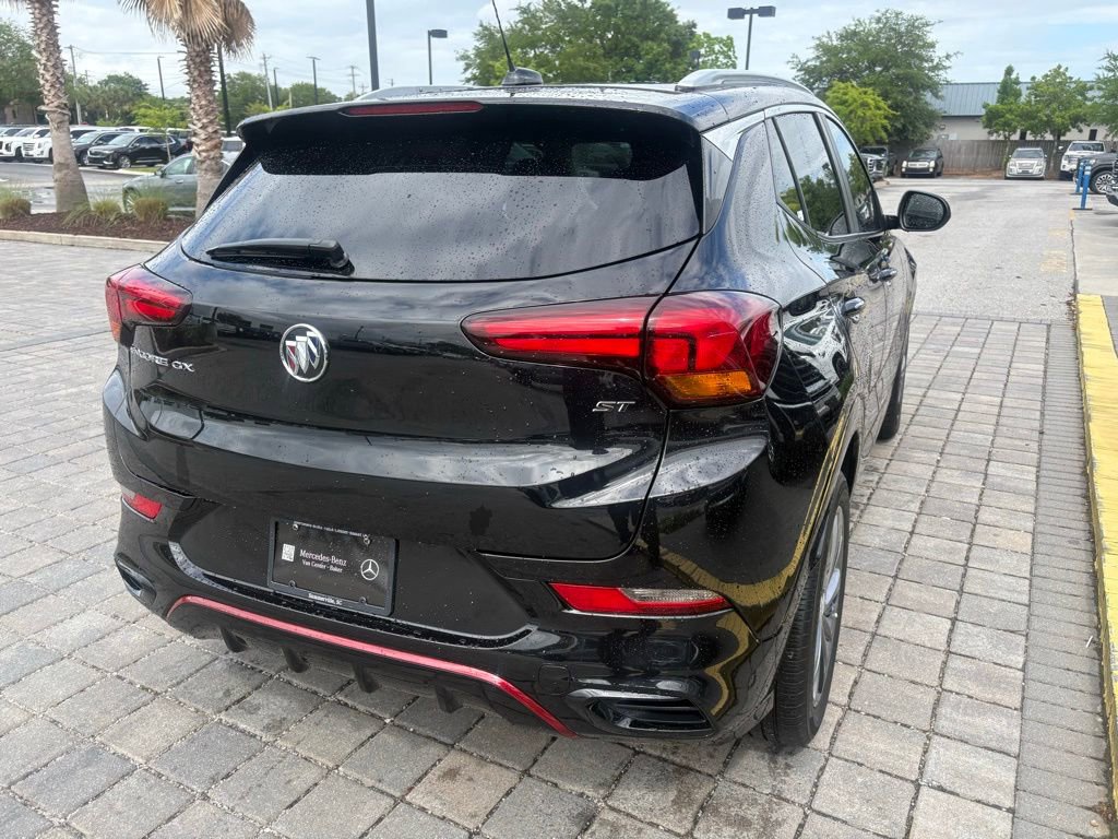 Used 2023 Buick Encore GX Select w/ Sport Touring Package FWD image 5