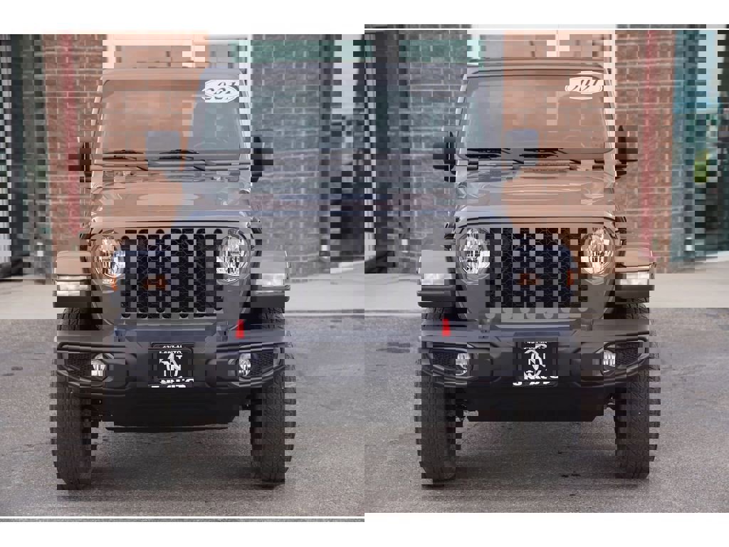 Used 2021 Jeep Gladiator Sport image 3