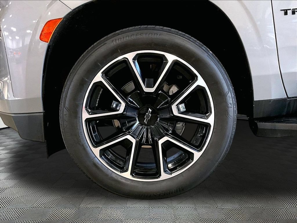 Used 2024 Chevrolet Tahoe RST w/ Luxury Package AWD/4WD image 7