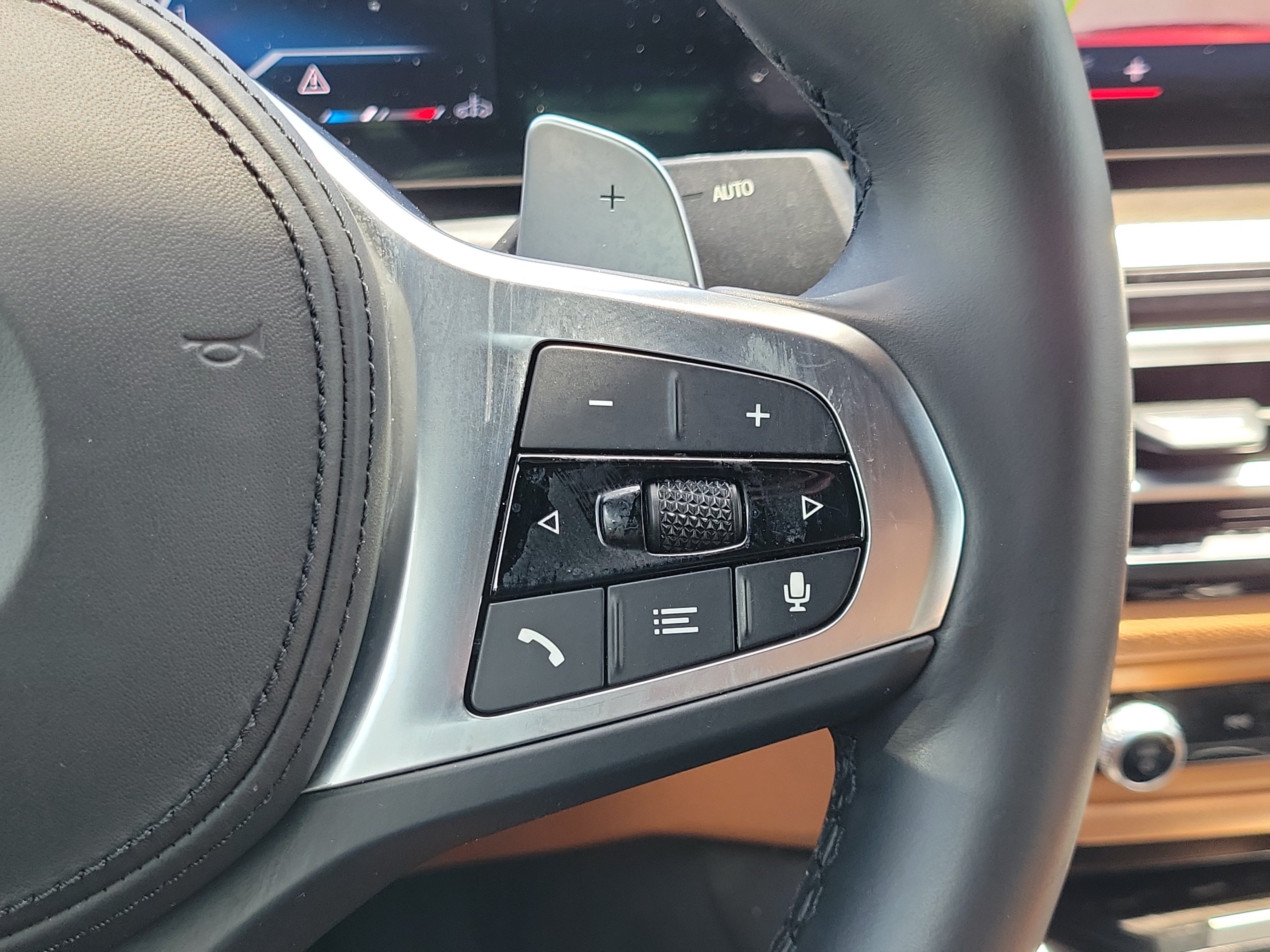 Used 2024 BMW M440i Convertible w/ Parking Assistance Package RWD image 17