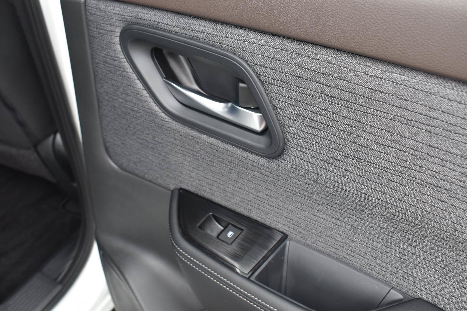 Used 2023 Nissan Rogue SV FWD image 54