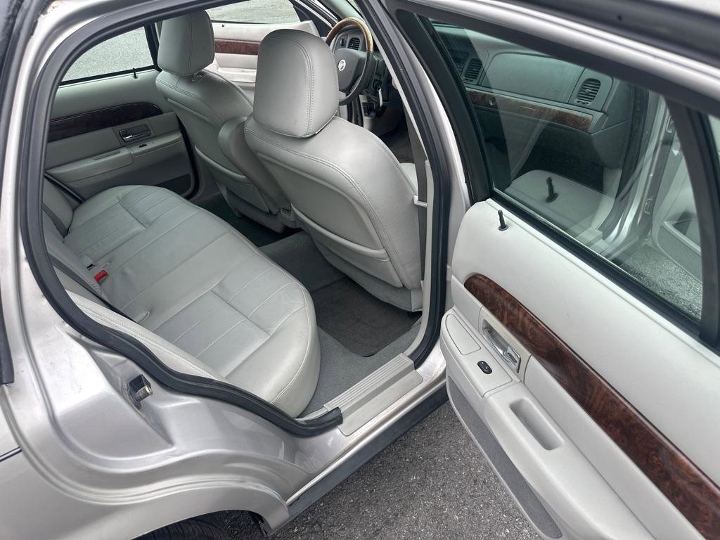 Used 2005 Mercury Grand Marquis LS RWD image 35