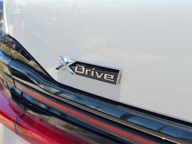 Used 2022 BMW 750i xDrive w/ Luxury Rear Seating Package image 36