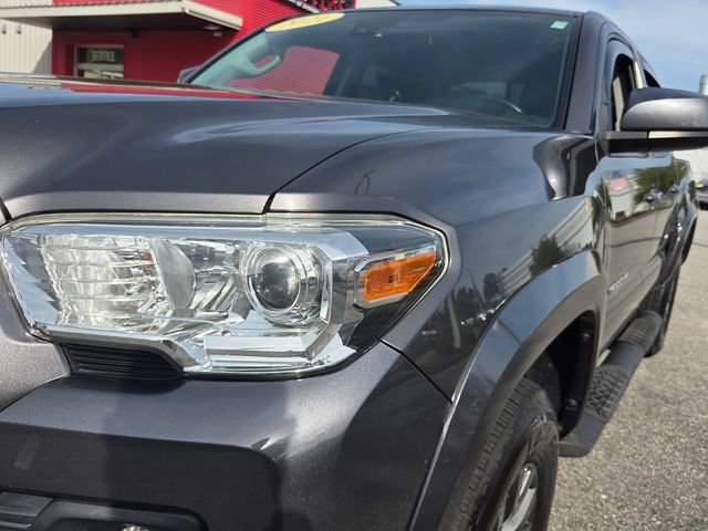 Used 2021 Toyota Tacoma SR5 w/ SR5 Appearance Package (SM) image 20