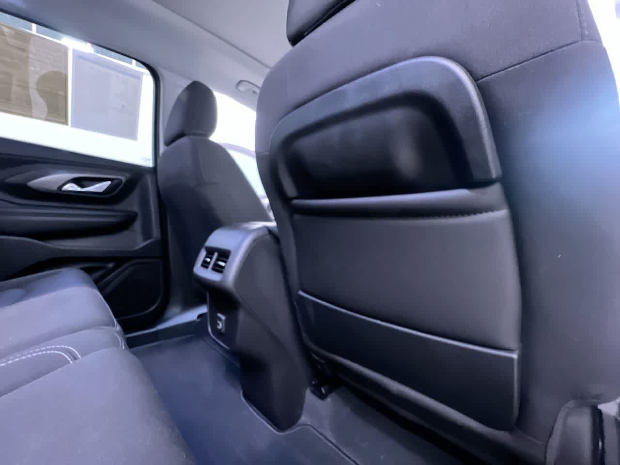 Used 2024 GMC Terrain SLE w/ Driver Convenience Package FWD image 40