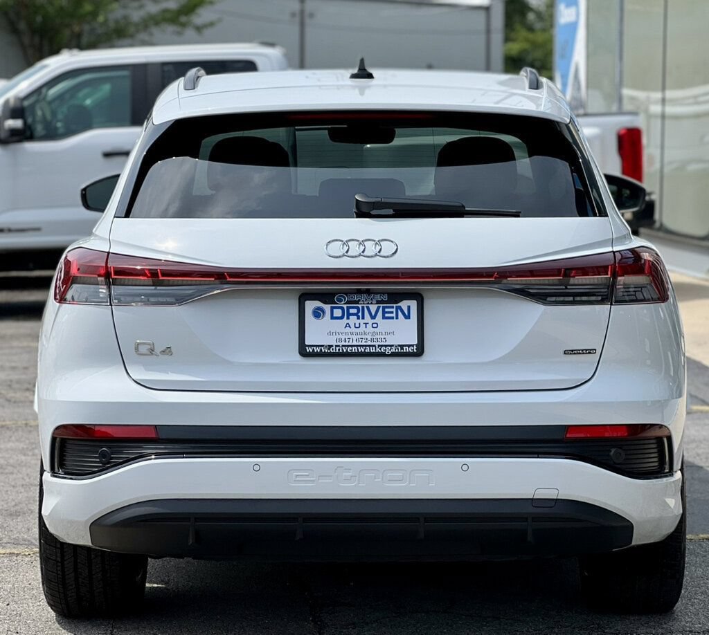 Used 2024 Audi Q4 e-tron Premium Plus w/ Premium Plus AWD/4WD image 5