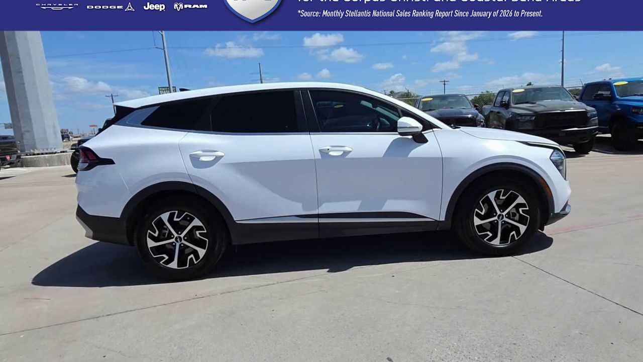 Used 2023 Kia Sportage EX FWD image 9