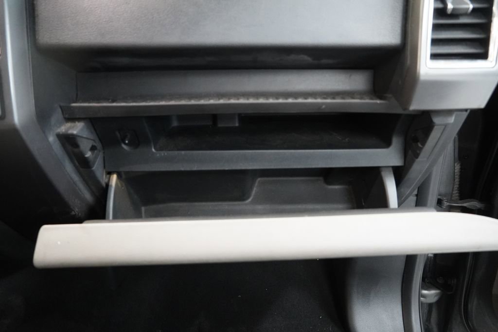 Used 2015 Ford F150 XLT image 33