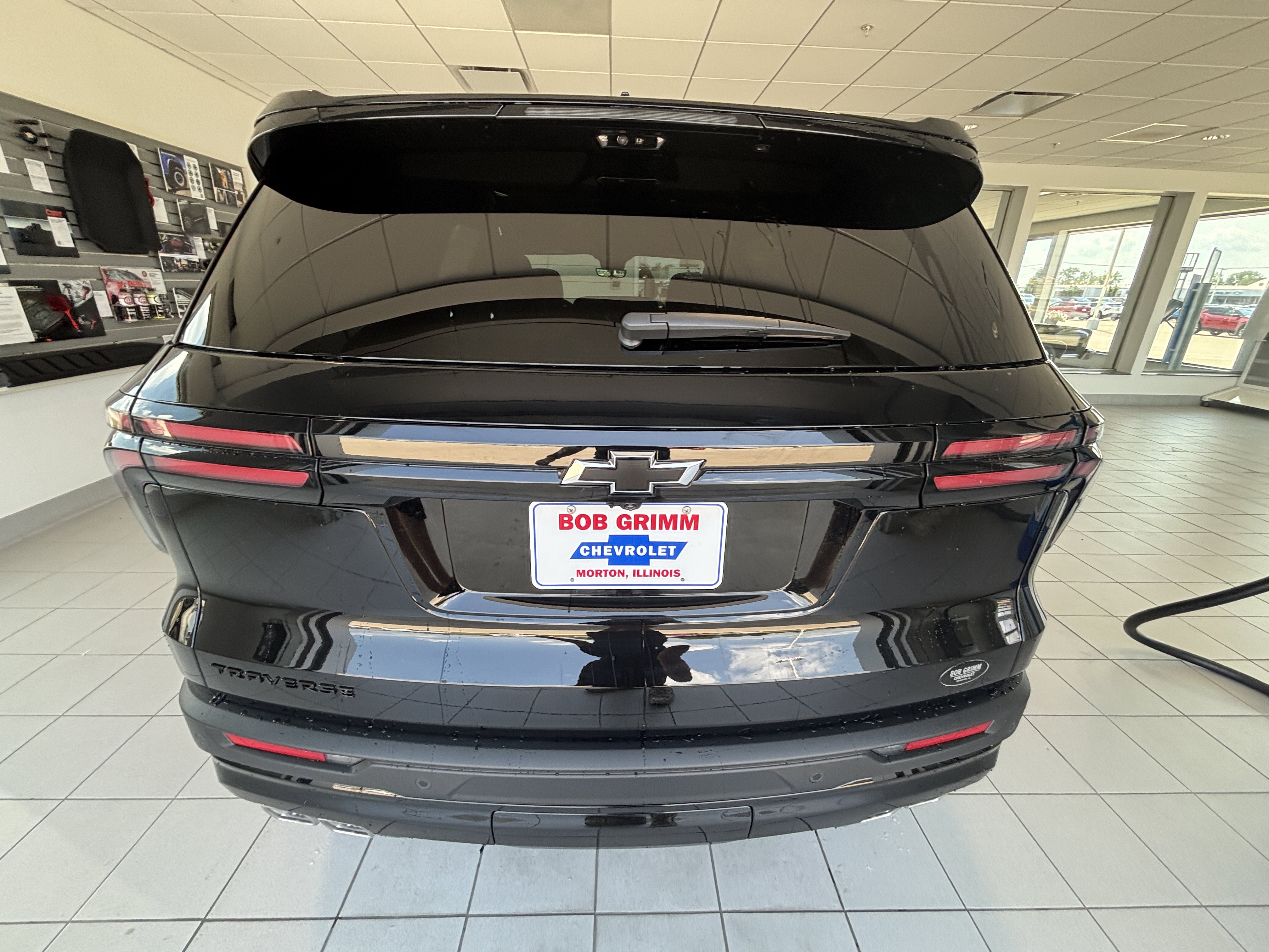 New 2027 Chevrolet Traverse LT w/ Midnight/Sport Edition FWD image 8
