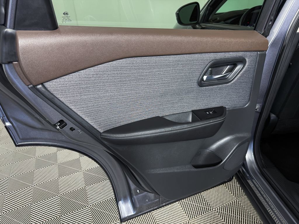 Certified 2022 Nissan Rogue SV image 38